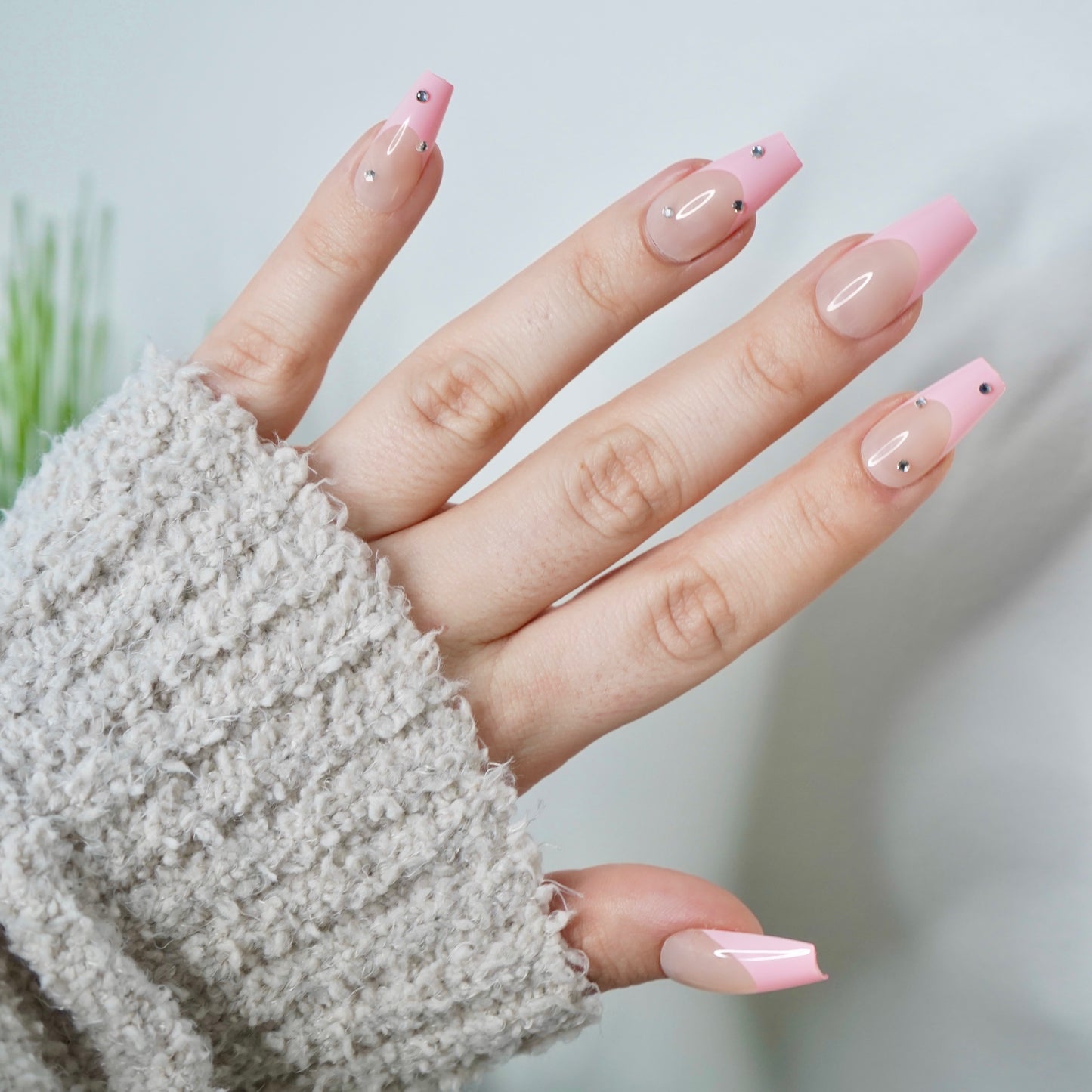 Pretty In Pearls Press On Nails Set